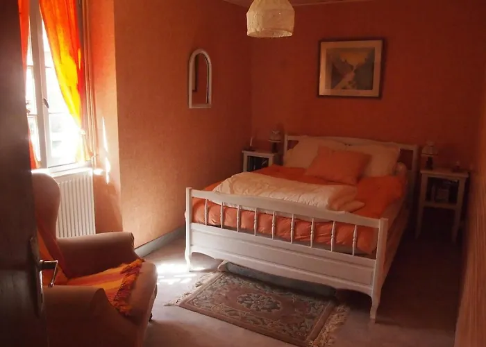 Jolie Longere En Pleine Nature Prayssac